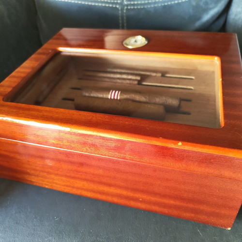 Cigar box wooden used