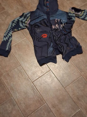 Children's purple jacket, size S, ages 8-10