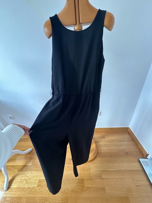 Zara jumpsuit size medium like new, black