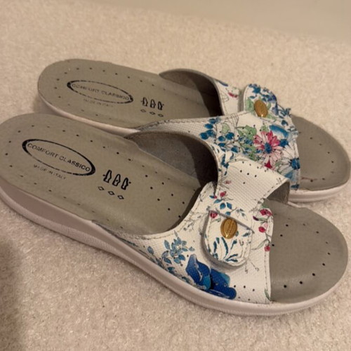 Slippers like new, size 38, colorful, very soft