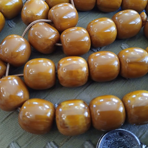 Bakelite komboloi worry beads, 33 beads, traditional oriental finish