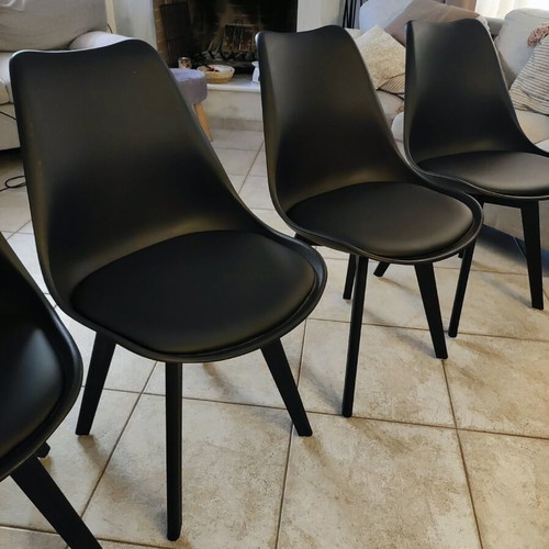 Chairs new, pack of 4 for versatile use