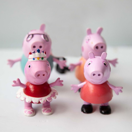 Peppa figures used with broken ear