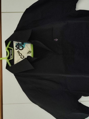 Volcom shirt L like new, black