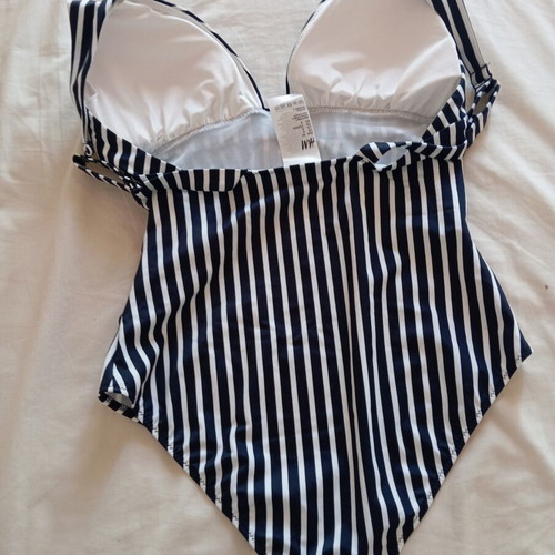 HM one-piece swimsuit new, size L