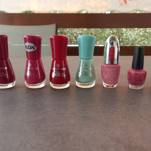 Set of 7 branded nail polishes like new, OPI, Pupa, Essence
