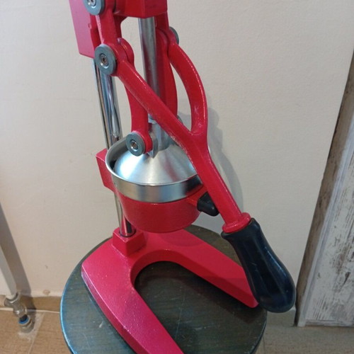 Pomegranate and citrus juicer used heavy-duty type