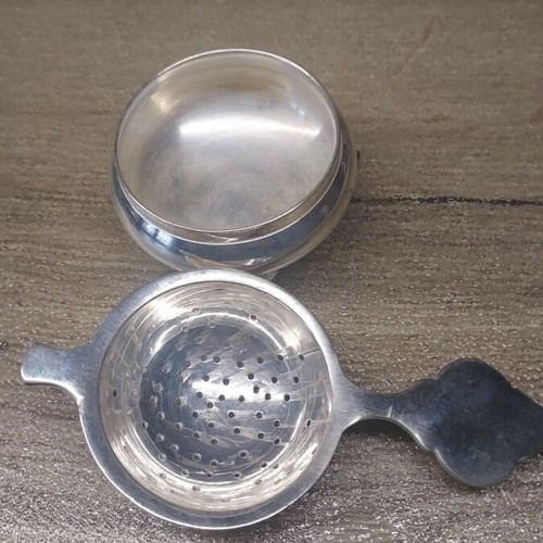 Vintage tea strainer like new, silver with drip tray