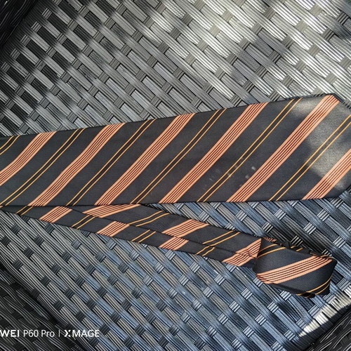 Hermes tie like new, 100% silk