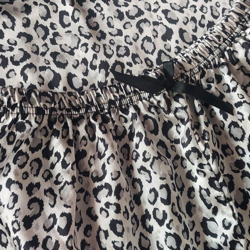 Animal print pajamas size Medium like new, satin type