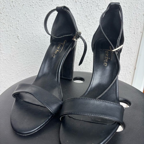Tonino women's black sandals with thick 9.5cm heel, size 39
