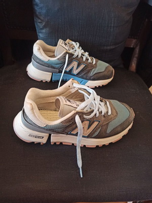 New Balance RC 1300 Kith Fieg athletic shoes like new, size 37, gray turquoise