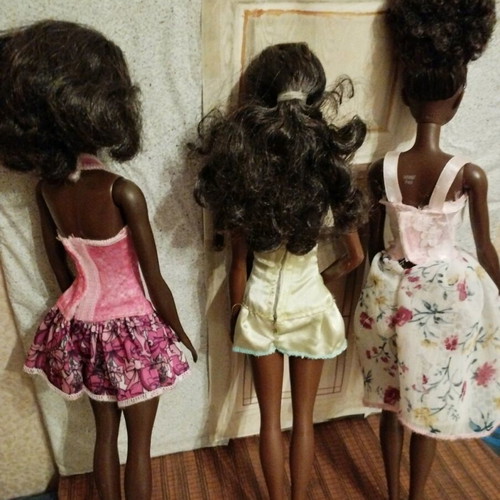 Barbie dolls like new, pack of 3