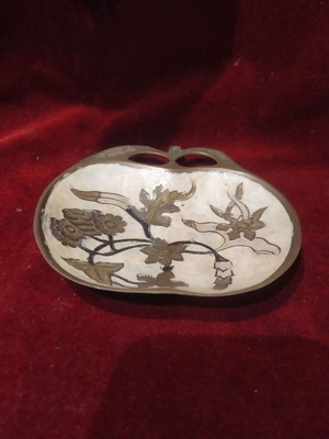 Brass decorative apple-shaped plate used