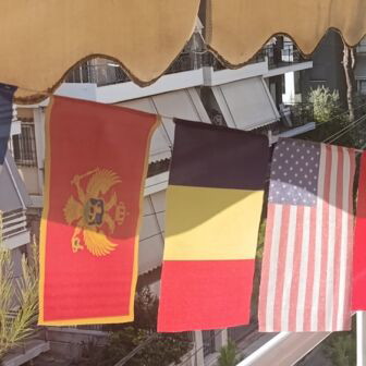 Garland with 20 fabric flags of various countries, 3.10m length, new