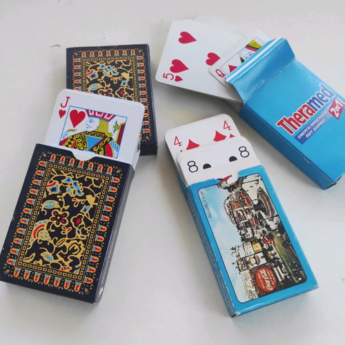 Playing cards like new, pack of 4