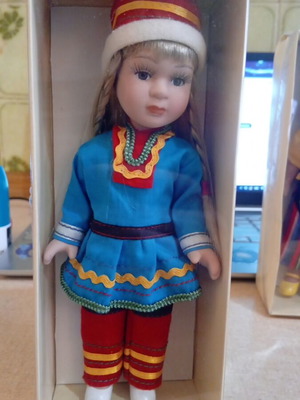 Dolls of the World like new