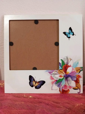 Wooden frames with beautiful design, new, pack of 8 pieces