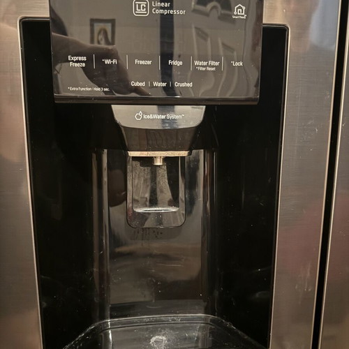 LG refrigerator, used, 1.5 years, 91x175 cm, one scratch