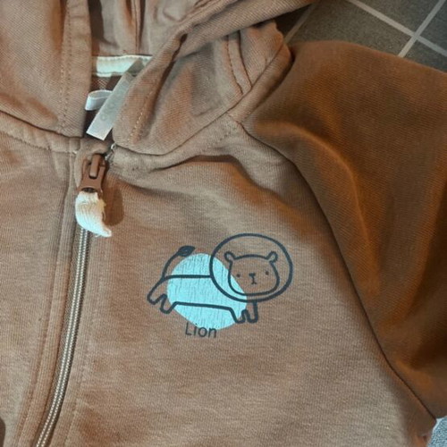 Orchestra tracksuit set like new, color rotten apple