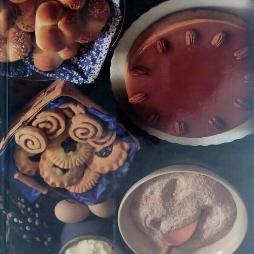 Pillsbury The Complete Book Of Baking new English baking book