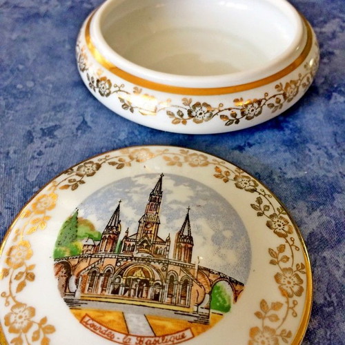 Porcelain decorative box Limoges France 1960s
