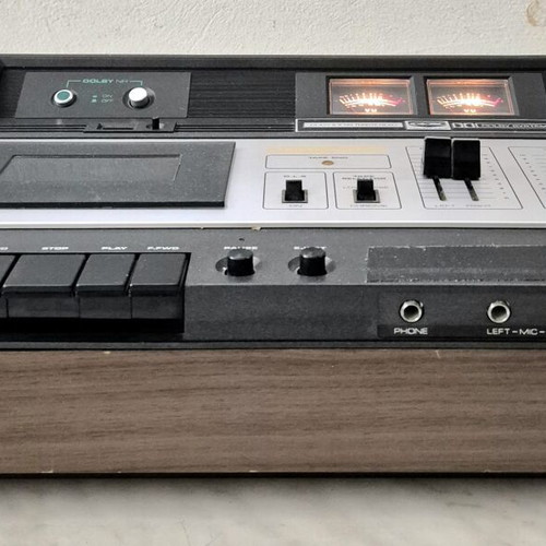Vintage AKAI top-loading cassette deck with GX heads