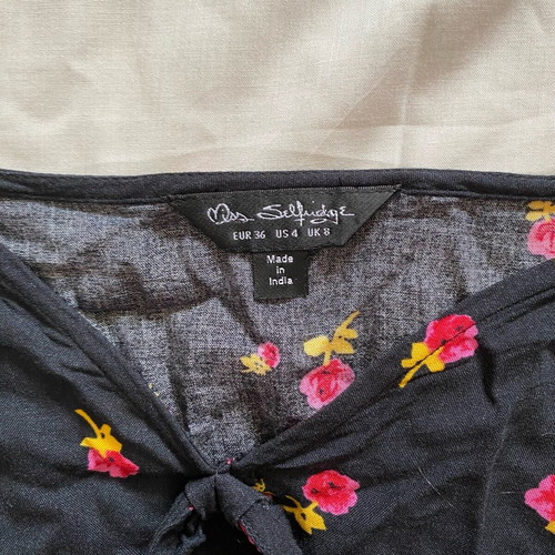 Floral top Miss Selfridge size 36/S used, black multicolor