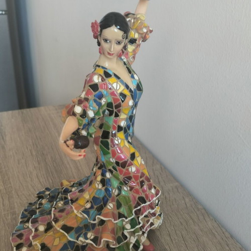 Flamenco dancer figurine hand-painted, like new, Barcino style