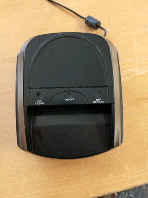 Уред за фалшиви банкноти Cash tester CT 32 SD употребяван за 5-50€