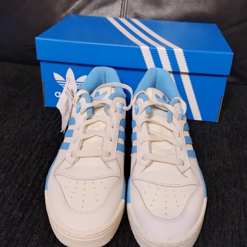 Adidas original leather sneakers size 38.5 new, sporty, white and blue