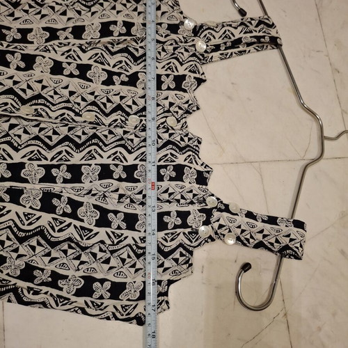 Indian dress like new, 100% viscose with geometric bust design