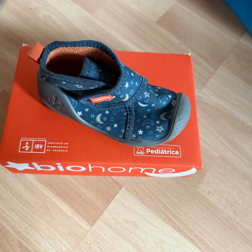 Biomecanics boy slipper size 22 like new