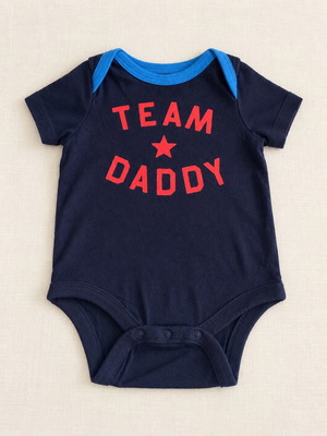 Βρεφικό βαμβακερό φορμάκι Baby GAP Team Daddy 0-3 μηνών
