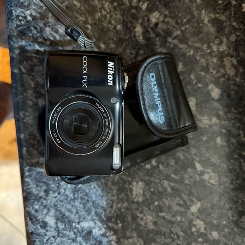 Nikon video camera like new with leather case