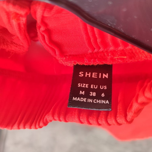 Shein red crop top like new, size M