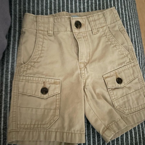 BabyGap baby shorts size 90 new