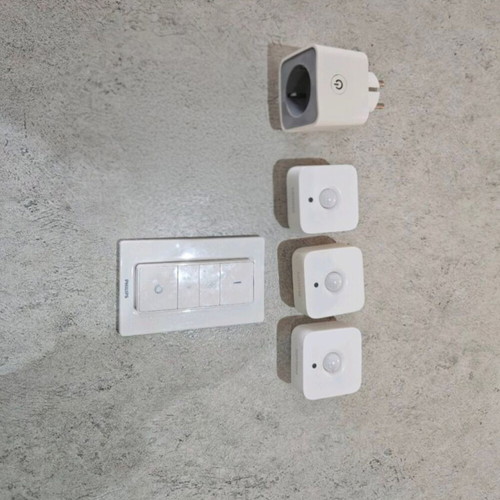 Smart Home Set Mega 2 with 3 Hue Motion Sensors, Hue Switch and Smart Plug