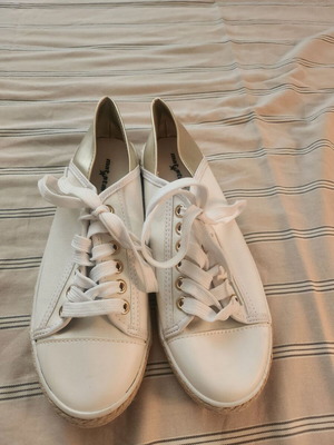 Mat Star white sneakers with gold, new, size 38