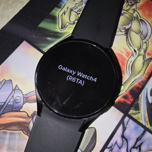 Samsung Galaxy Watch 4 40mm like new with extra straps