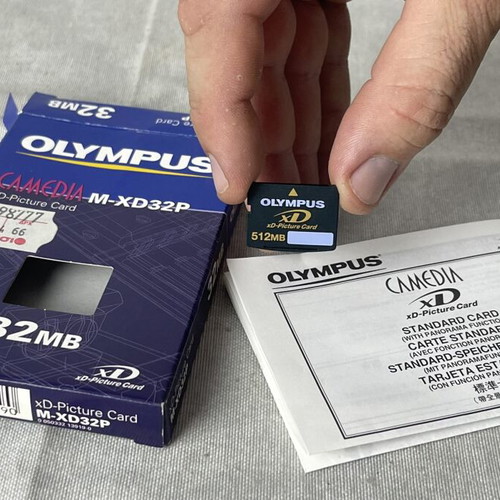 Olympus xD-Picture Card 512MB used with Camedia M-XD32P box and manual