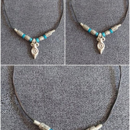 Vintage choker necklace with turquoise stones on leather band used