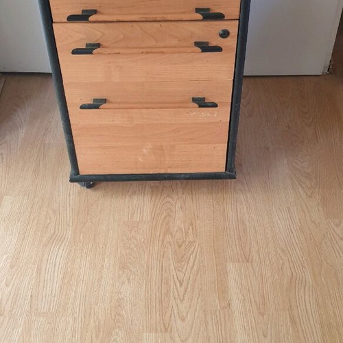 IKEA drawer unit with wheels and lock like new
