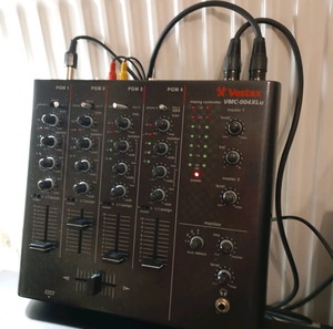 vestax VMC-004XLu μίκτης σε άριστη κατάσταση η μάρκα να γράφεται επάνω