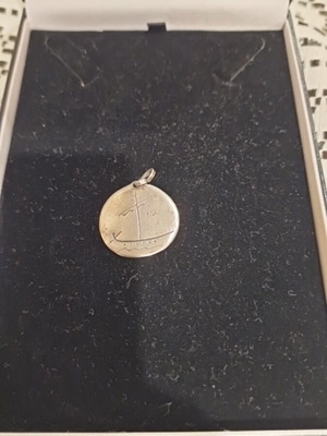Aigner silver pendant like new
