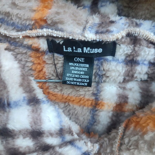 Checked coat jacket new, one size, with hood and pockets