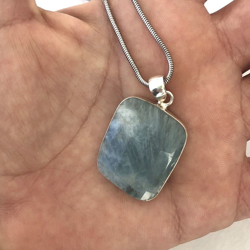 Aquamarine pendant and 925 silver chain new