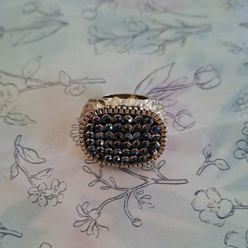 Zara statement ring with strass, gold tone and anthracite stones