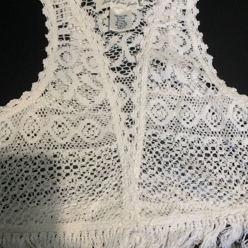 H&M knitted vest like new, 2 to 4 years, white
