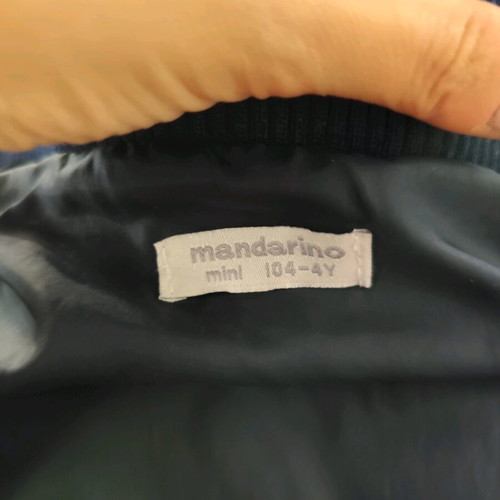 Mandarino sleeveless jacket with hood for 3-4 years old, like new